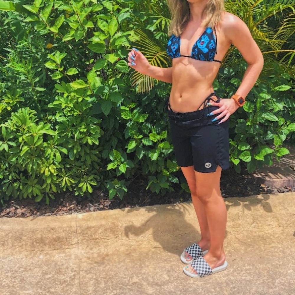 Screaming hand bikini back pack and vans slides